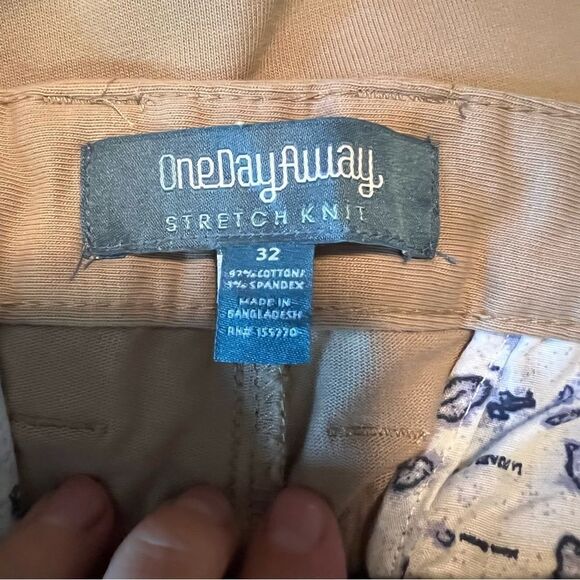 One day away beige shorts. Size 32 - Picture 4 of 12